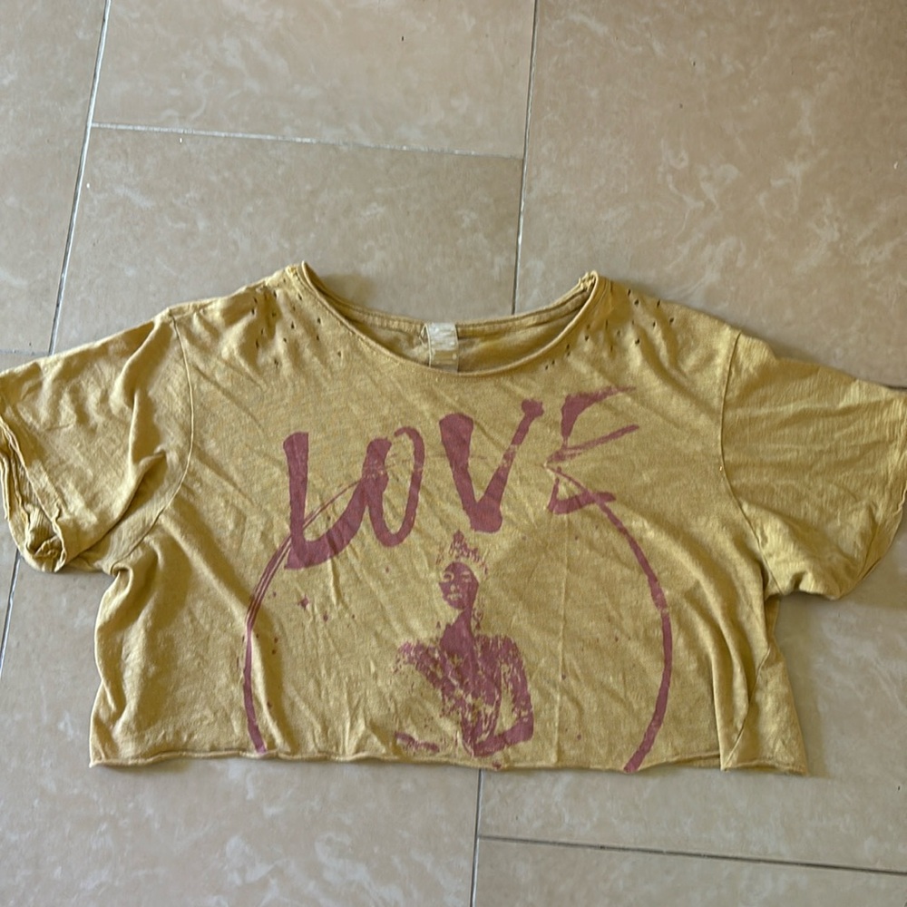 Magnolia pearl Buddha cropped shirt // mustard